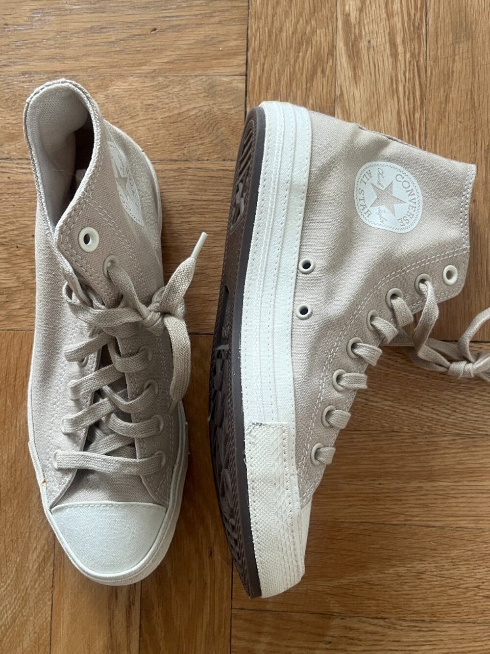 Converse All Star Chuck Taylor High Tops light tan 9 NWOT